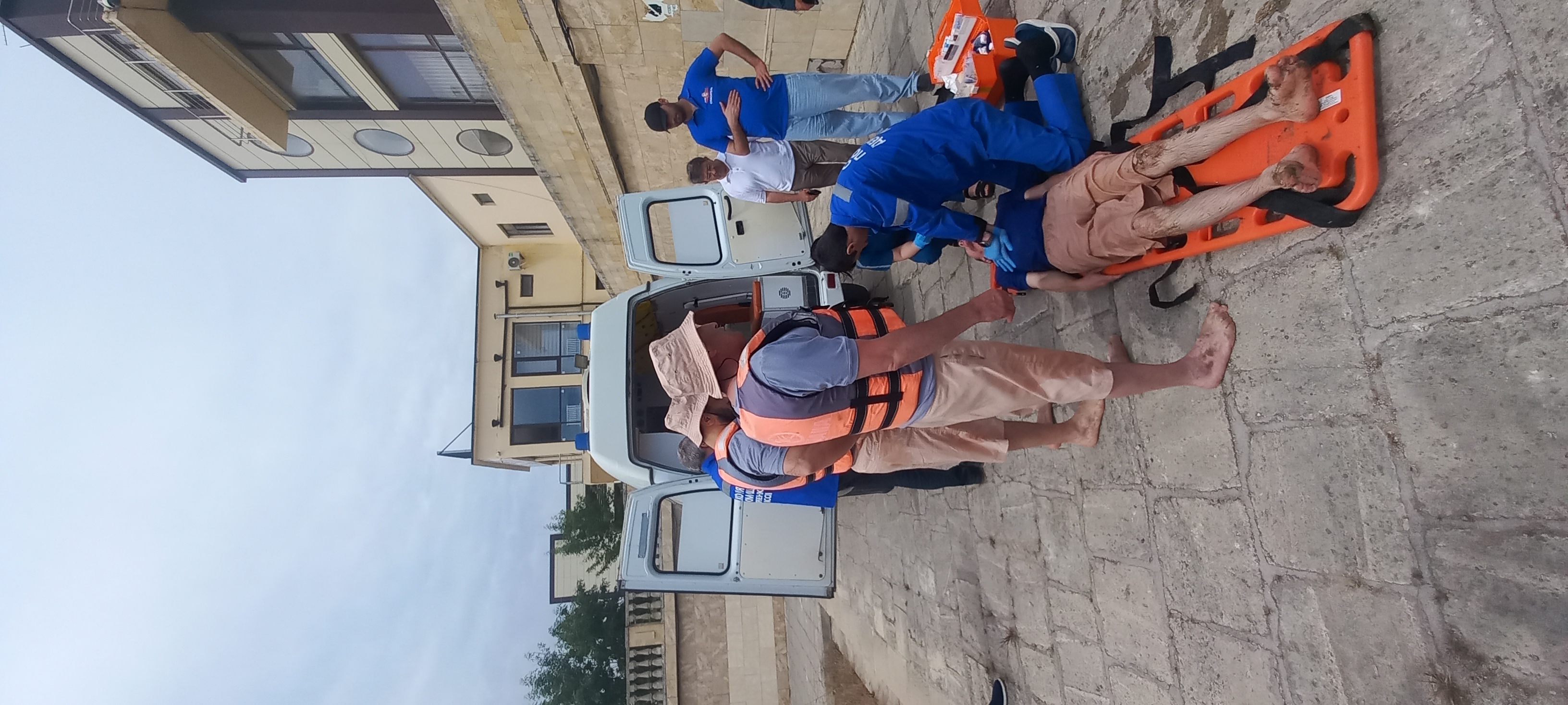 Практические занятия (тренировка) на территории городской Набережной, в преддверии открытия купального сезона в г. Дербент 